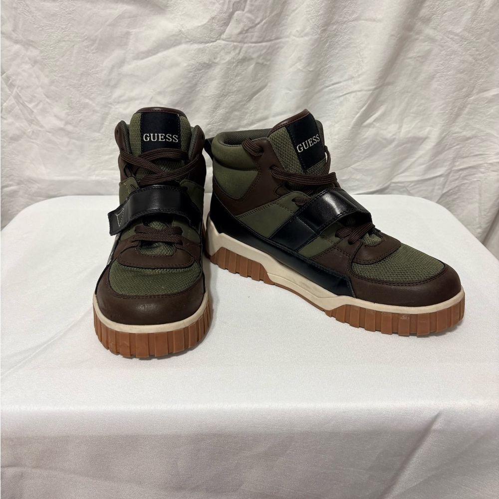 GUESS Men's Sneakers - Olive and Chocolate